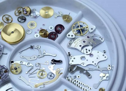 卡地亚售后电话（卡地亚腕表刻度掉了）