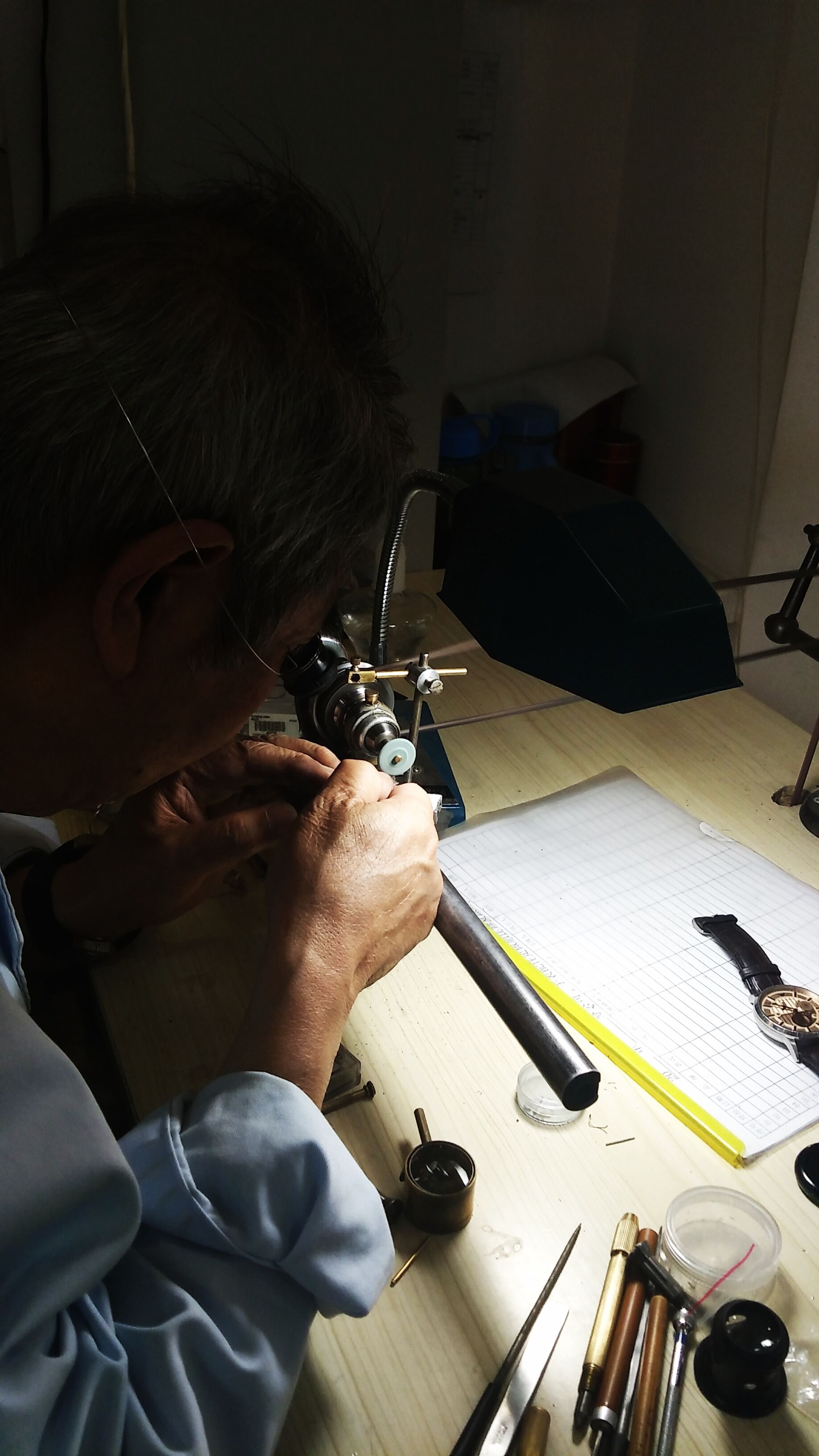 卡地亚手表维修服务中心（卡地亚夹板坏了）