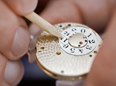 卡地亚售后电话（卡地亚表盘氧化变色）